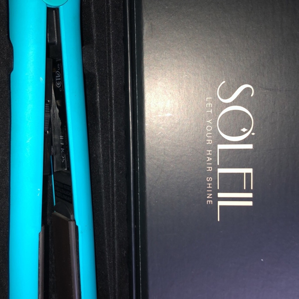 Soleil Solid Ceramic Flat Iron (color: turquoise)